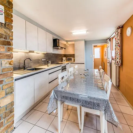 Modern In Lavacherie Дом отдыха Sainte-Ode